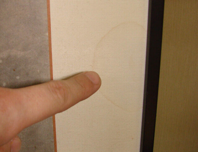 額装　西宮　外国人　シミ